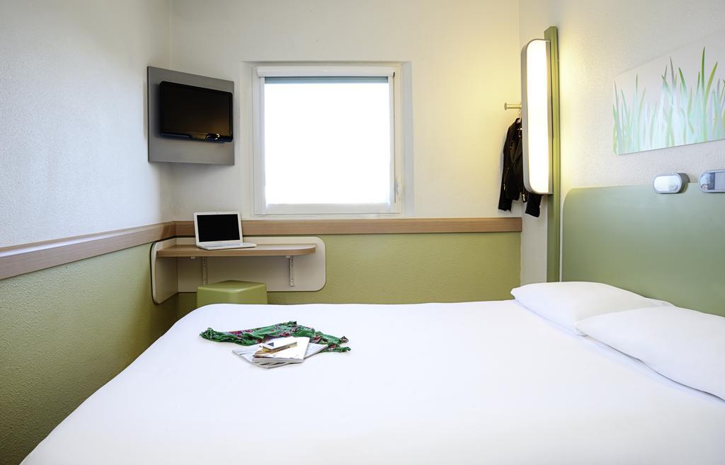 Ibis Budget Courbevoie Paris La Defense Номер фото