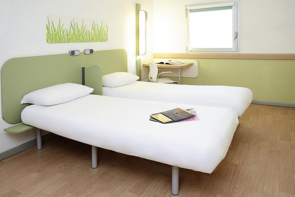 Ibis Budget Courbevoie Paris La Defense Номер фото