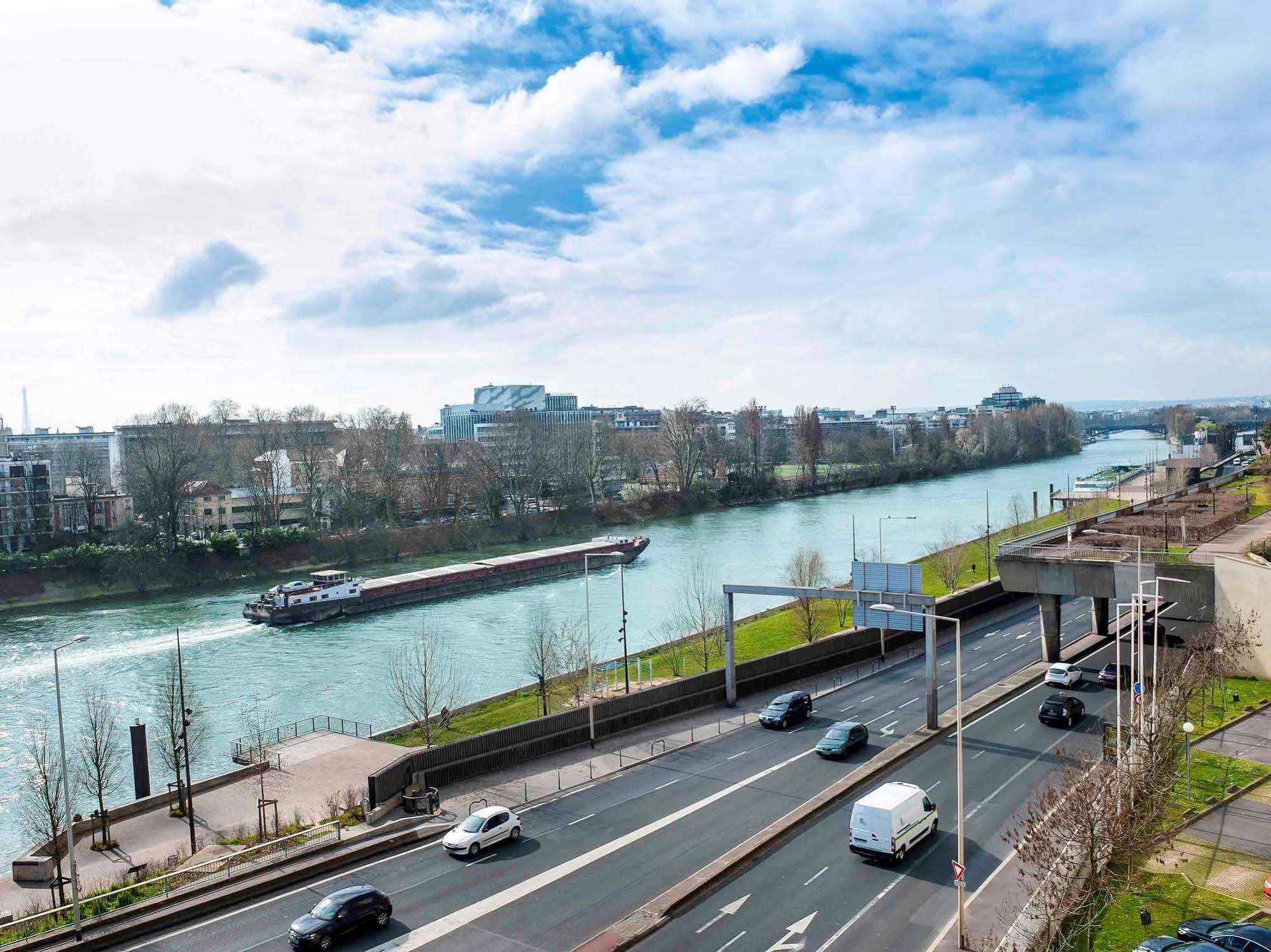 Ibis Budget Courbevoie Paris La Defense Экстерьер фото