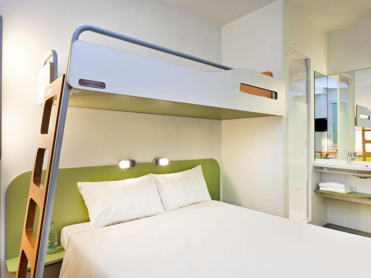 Ibis Budget Courbevoie Paris La Defense Экстерьер фото